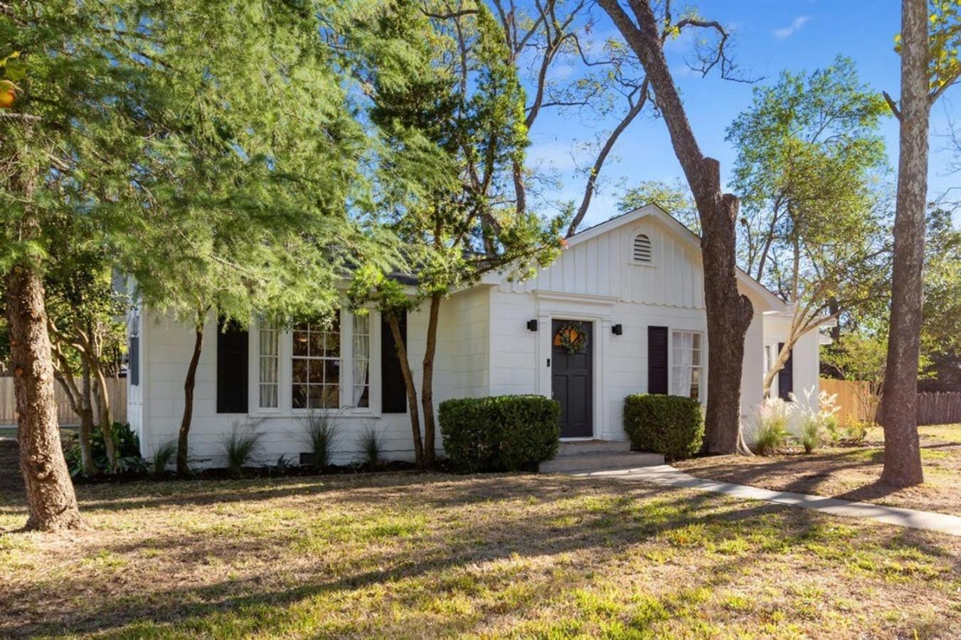 Luxury Bungalow Near Main W Hot-Tub And Firepit Vila Fredericksburg Exterior foto